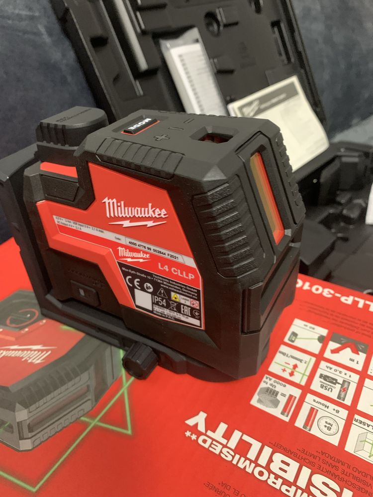 Nivela Laser verde 2 planuri Milwaukee L4 CLL-301C