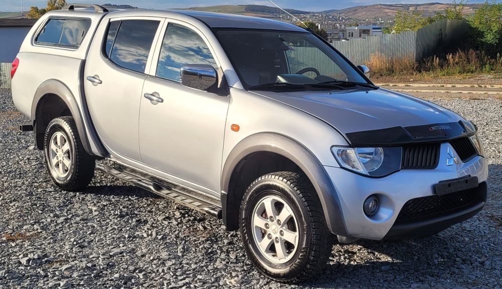 Mitsubishi L200 cu hardtop