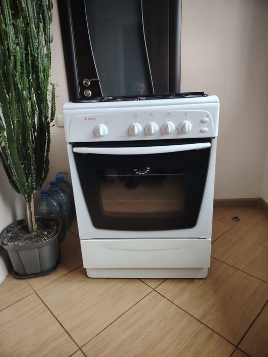 Продам газовую плиту Гефест