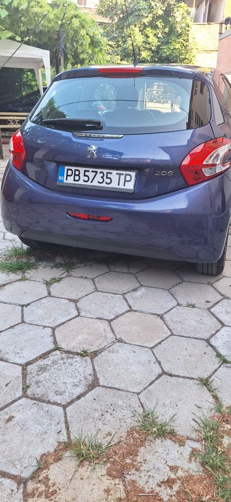 Продавам Peugeot 208