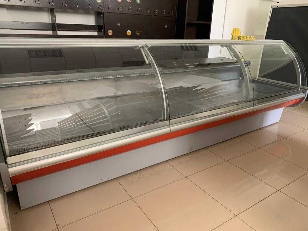 Пристенное холодильное оборудование для супермаркета