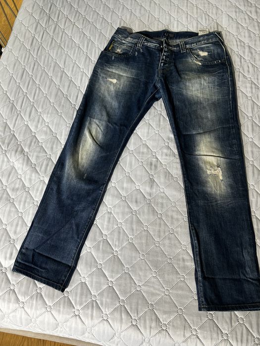 AJ Armani Jeans оригинални дънки в перфектно състояние