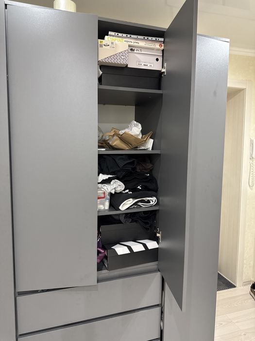 Шкаф в прихожую , спальню