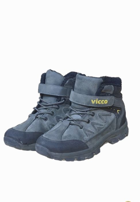 Продаются демисезонные ботинки бренда Vicco.