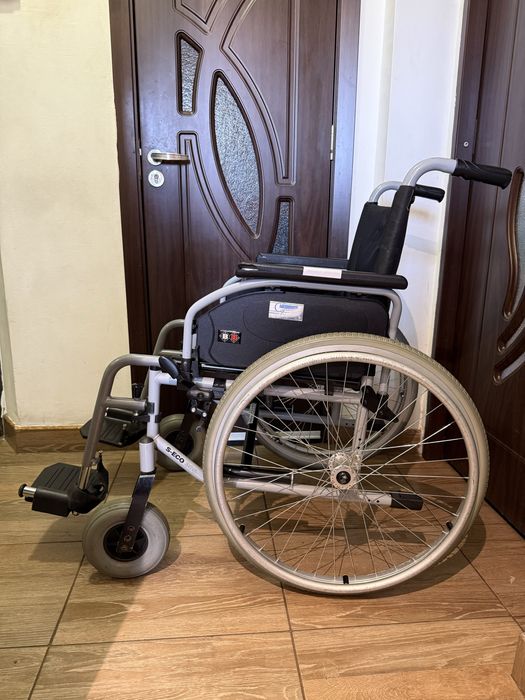 Scaun carut rulant ajutor deplasare batrani handicap dizabilitati