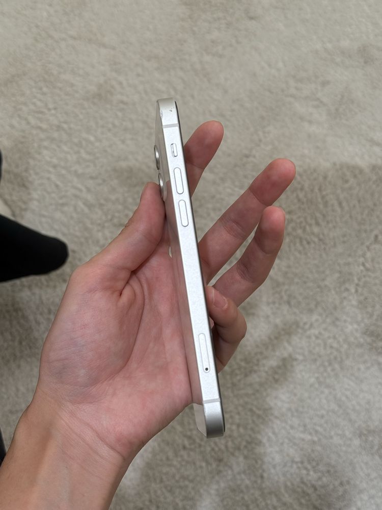 Iphone 12 white ideal
