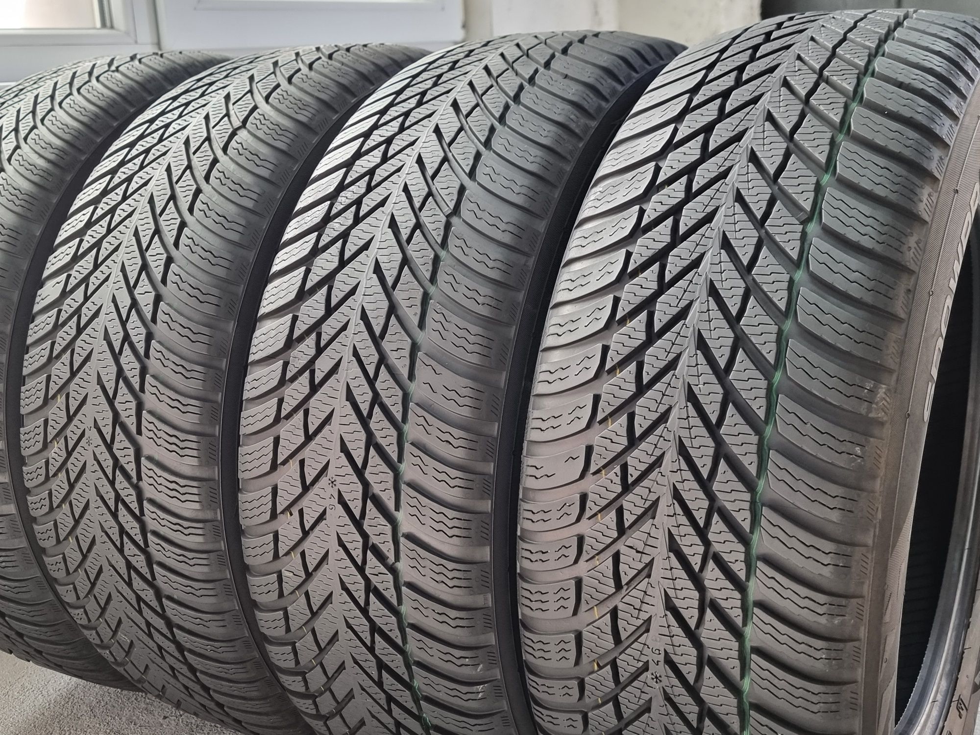 "Dot 23" 215/60/16 Nokian 4Броя: 350лв 7мм