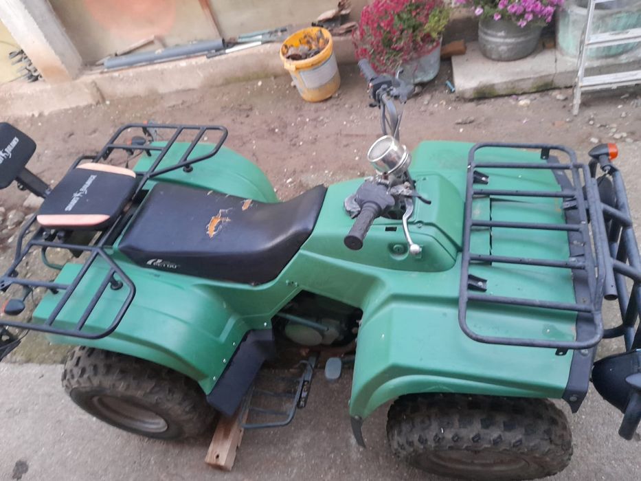 Vând sau schimb atv 250cc două pistoane