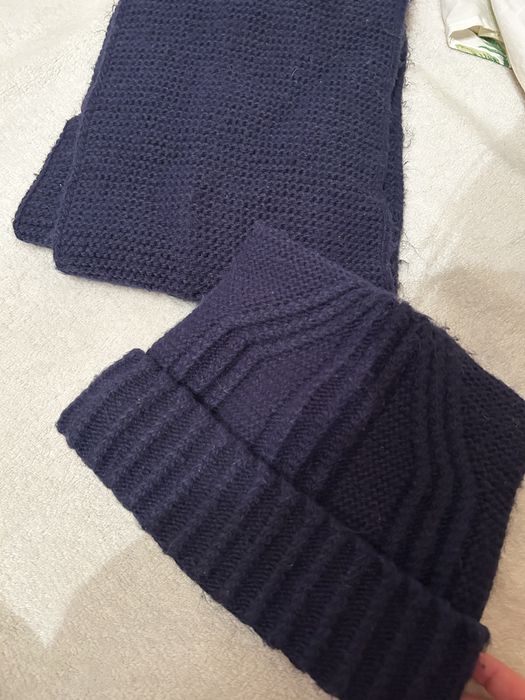 Продам шапку с шарфом