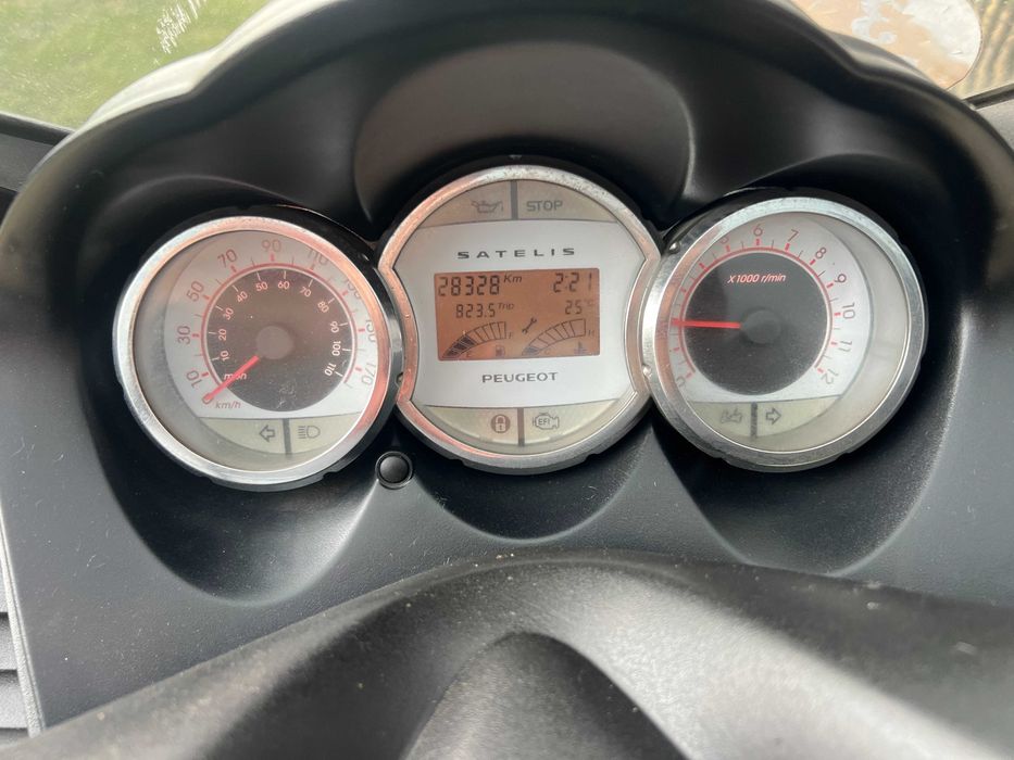 Peugeot Sattelis 125 cc
RATE Fara Avans