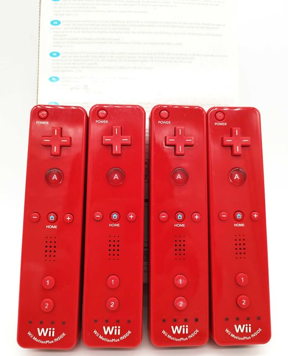 Оригинален Nintendo Wii U Remote Plus - Червен/ ОТЛИЧНО състояние!