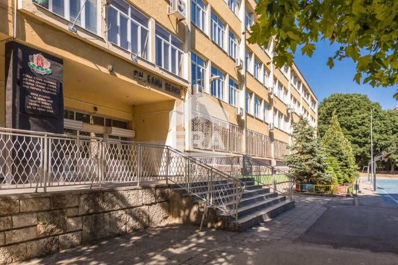 Едностаен, ексклузивен, обзаведен апартамент за продажба, в тухлена сг