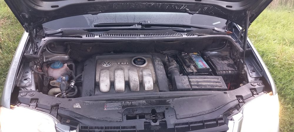 Vând Volkswagen Touran