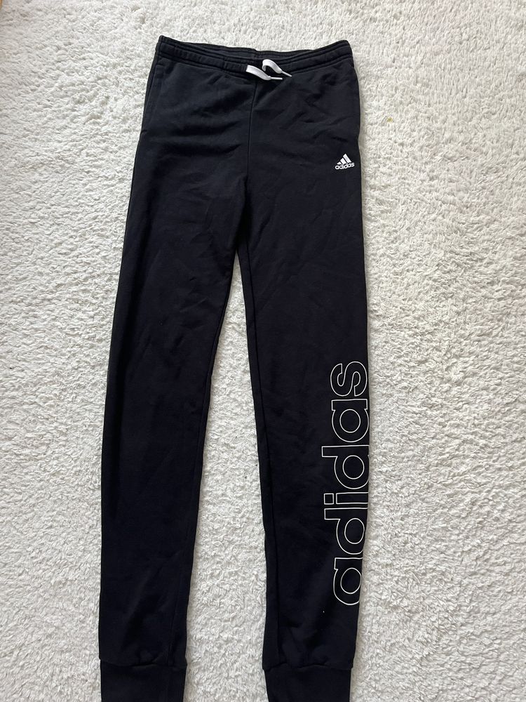 Pantaloni de trening Adidas marimea xs/s