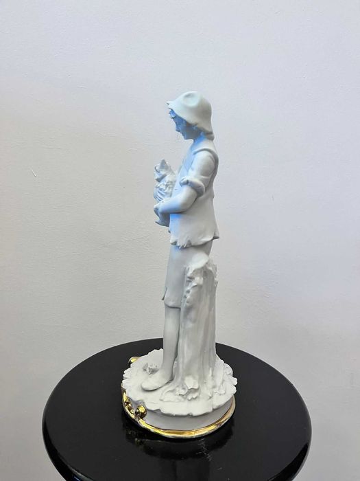 Statueta bibelou bibelouri portelan glazurat semnatB MERLI Capodimonte