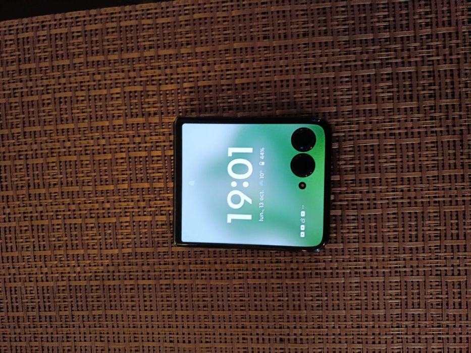Motorola RAZR 50 Ultra Green 512gb 12gb ram