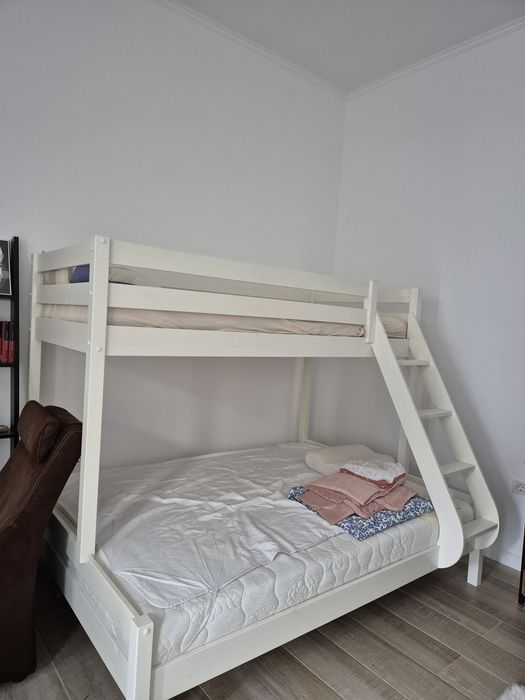 Vând pat supraetajat