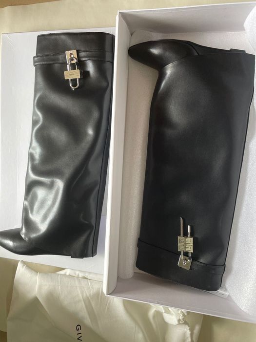 Ботуши Givenchy Shark Lock