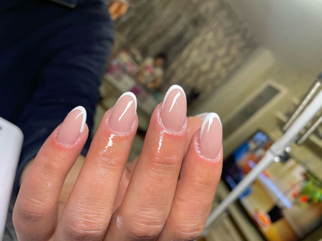 Unghii cu gel / unghii false / semi