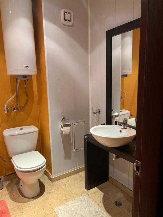 Продава се обзаведен тристаен апартамент/ 121м²/к.кЗлатни пясъци/Варна
