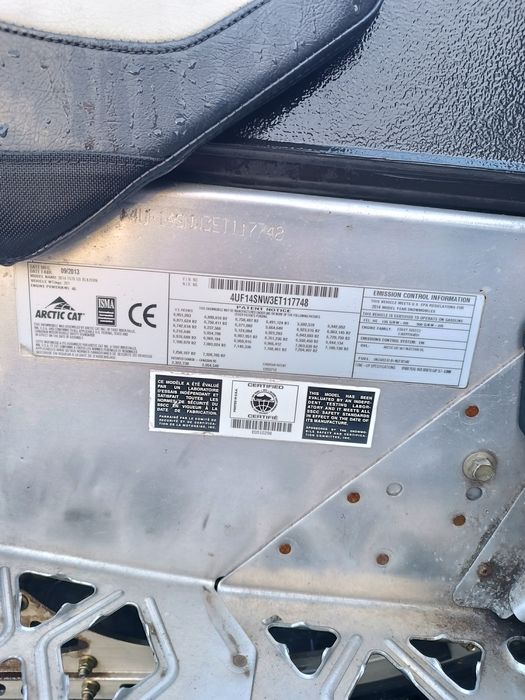 Arctic Cat 570 snowmobile