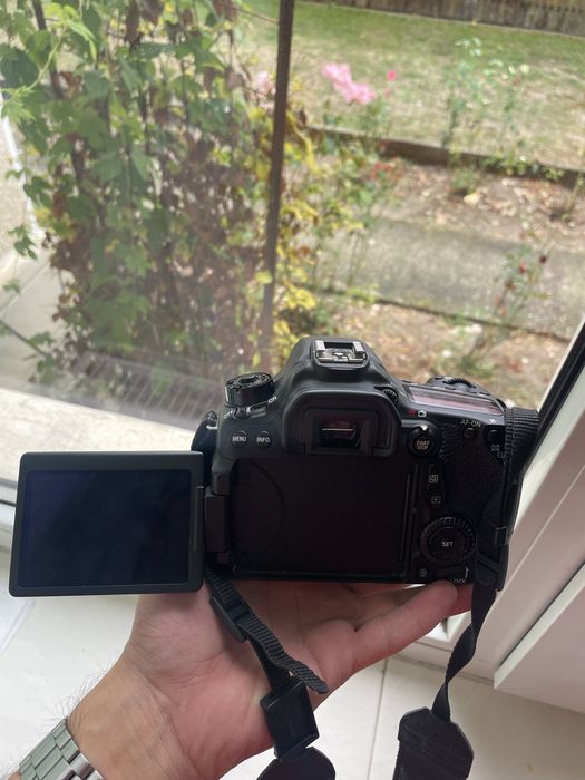 Body Canon 70D-DSLR