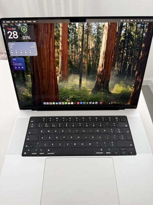 Apple macbook pro m1 16gb ram 16 inch , 2021 , 500 gb