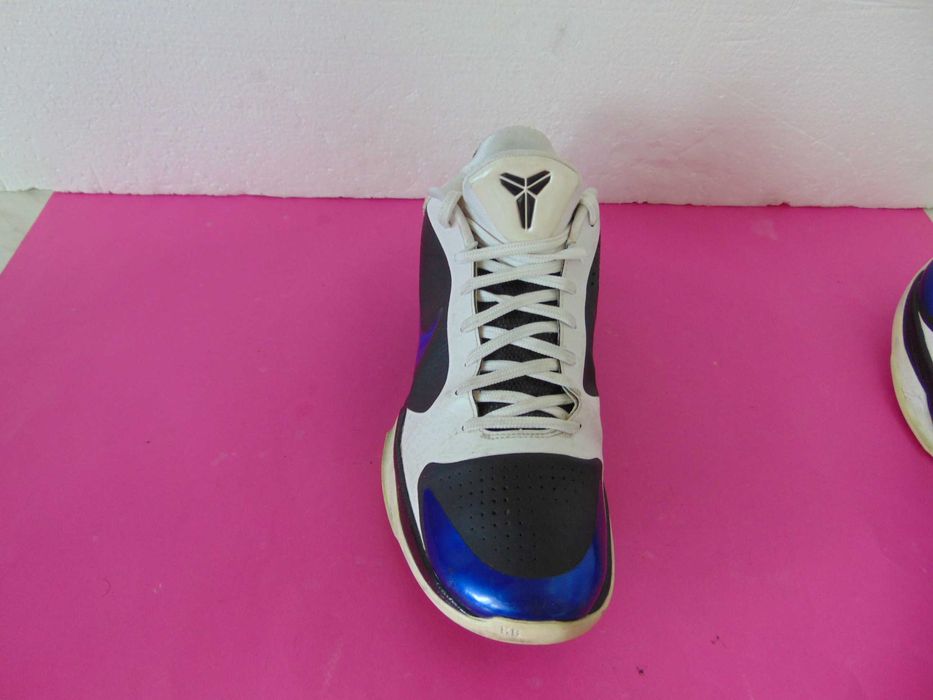 Nike Kobe V 5 ID White Blue номер 45 Оригинални кецове
