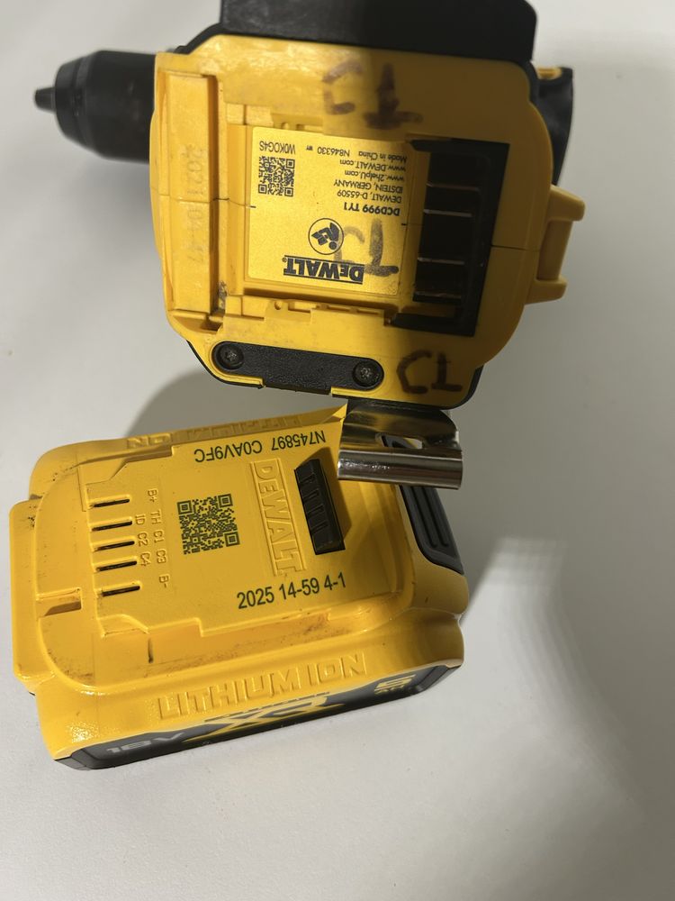 Dewalt DCD 999 filetanta cu perctie