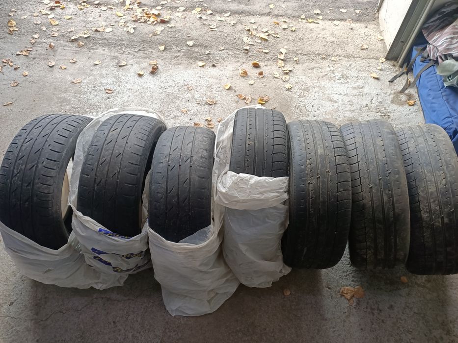 Продам летнюю резину 215/55 R17