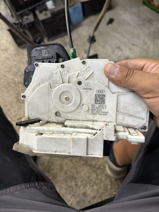 Брави от врати за Audi A6 A7 след 2018 год 4k0839016 4k0839015