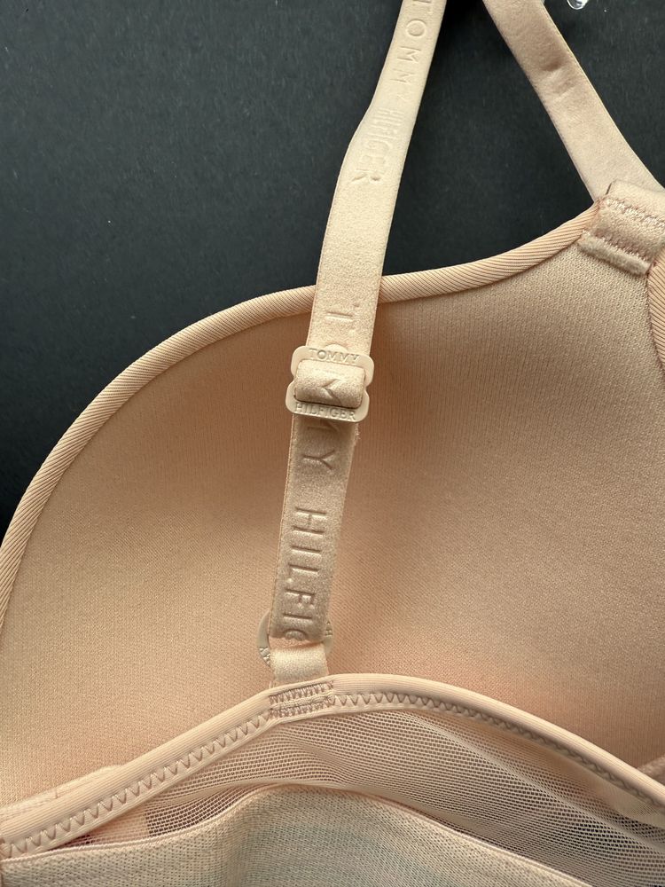Сутиен Tommy Hilfiger /75B, 80B, 85B, C/