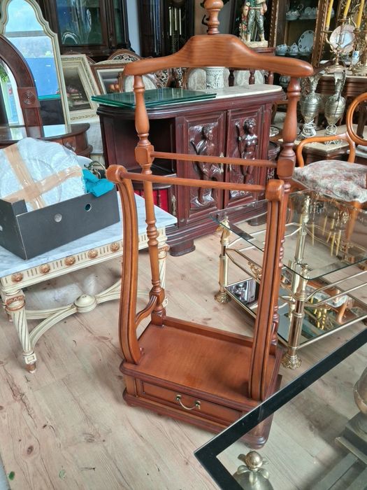 Закачалка за костюми