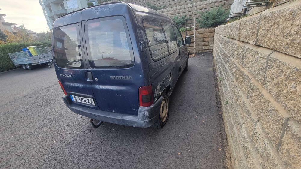 Продавам Пежо Партнер 1998г.