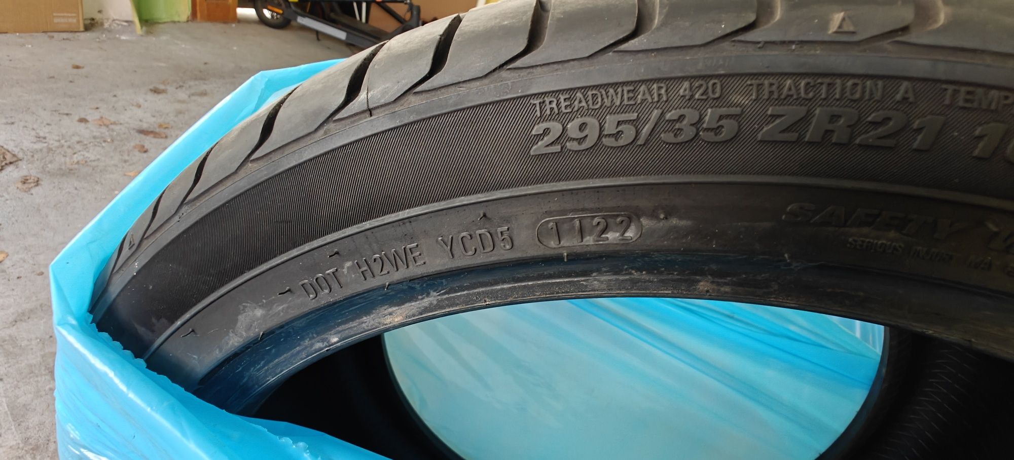 KUMHO CRUGEN HP91 295/35/21
