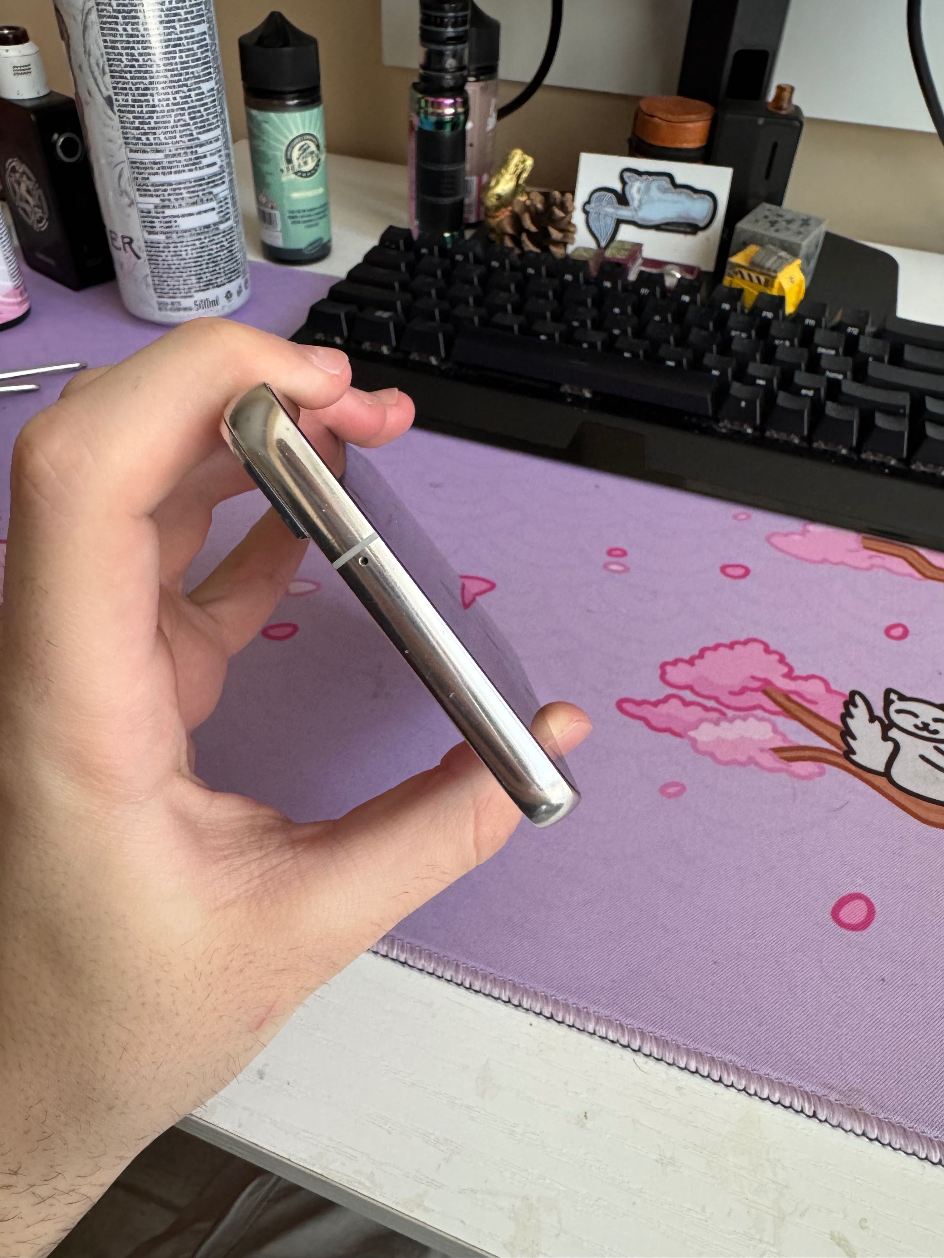 Продава се Samsung S 22 plus 126Gb white