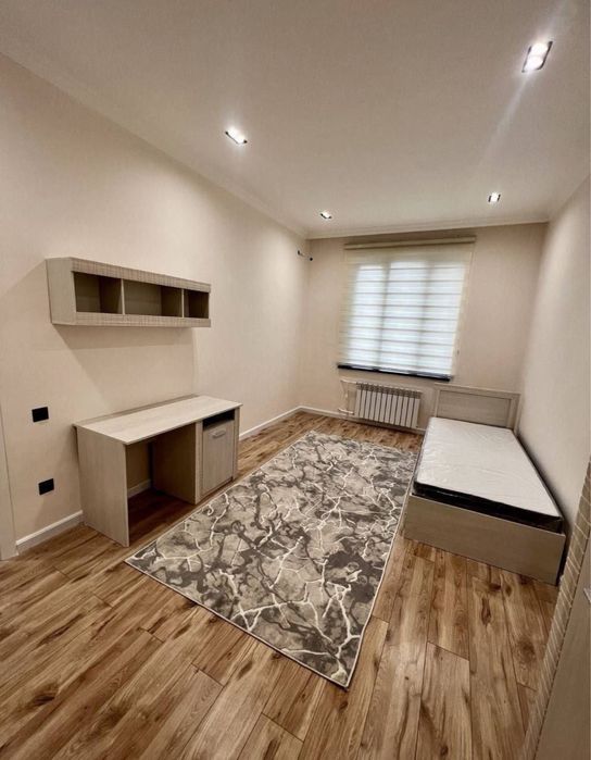 Ойбек 3/3/4 Высокопотолочка мебель+техника ЕВРо Срочно 76квм