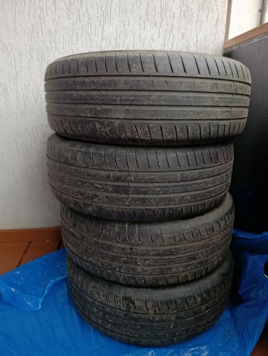 Vând 4 cauciucuri vară