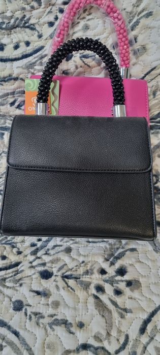 Нови-две дамски чантички Оnesix  за всякакви случаии