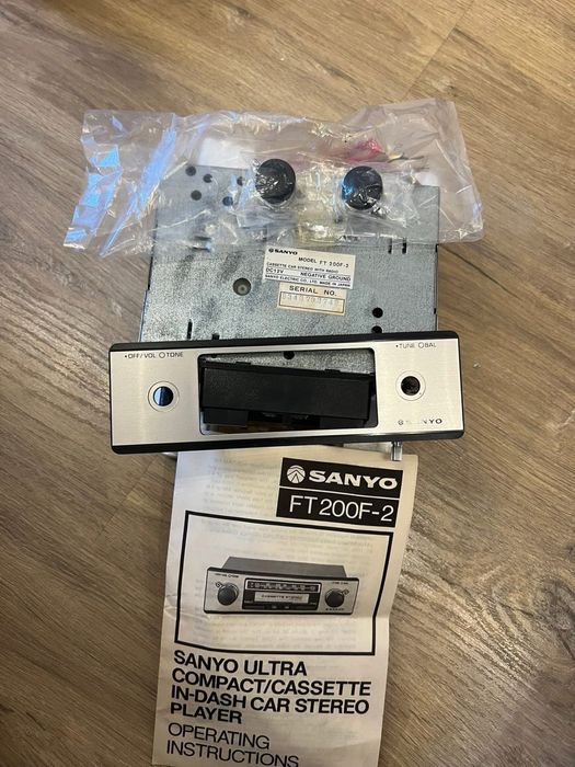 Radio Sanyo FT 200F Auto nou
