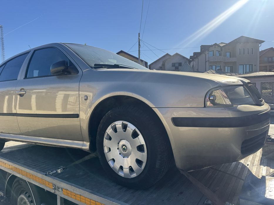 Vand pentru piese skoda octavia 2005 1.9