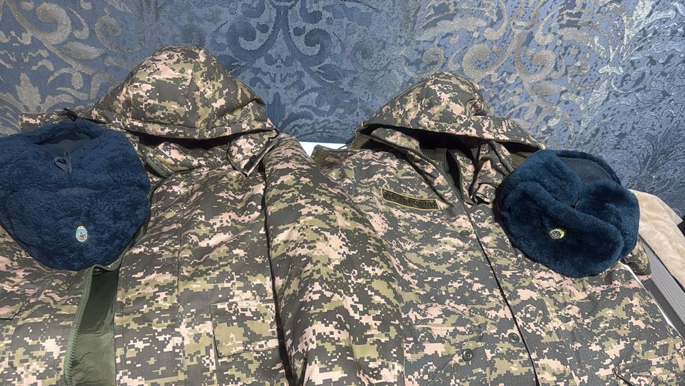 Продам военный бушлат 2штуки