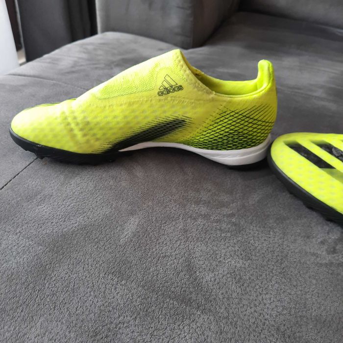 Чисто нови футболни обувки/стоножки, adidas размер 39,5