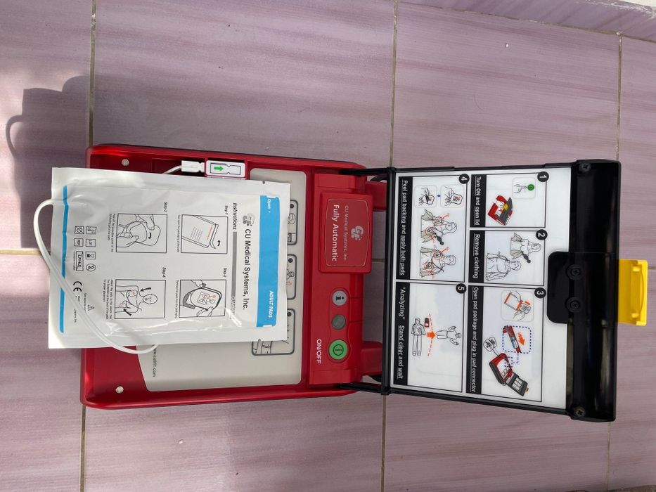 Defibrilator automat pret 1500ron