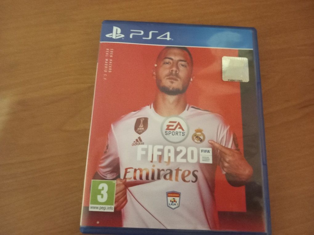 Vand jocuri ps4 impecabile