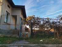 Къща в село Скравена