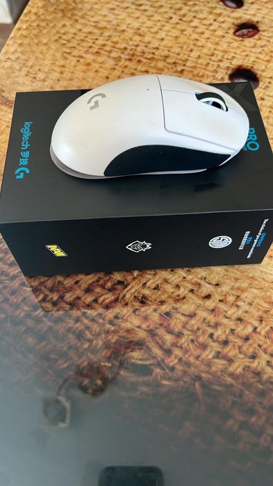 Мышка Logitech Superlight 1