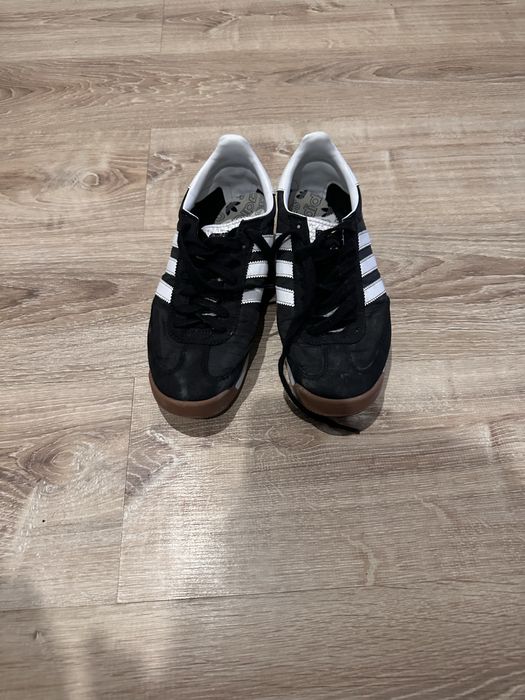 кросовки адидас.