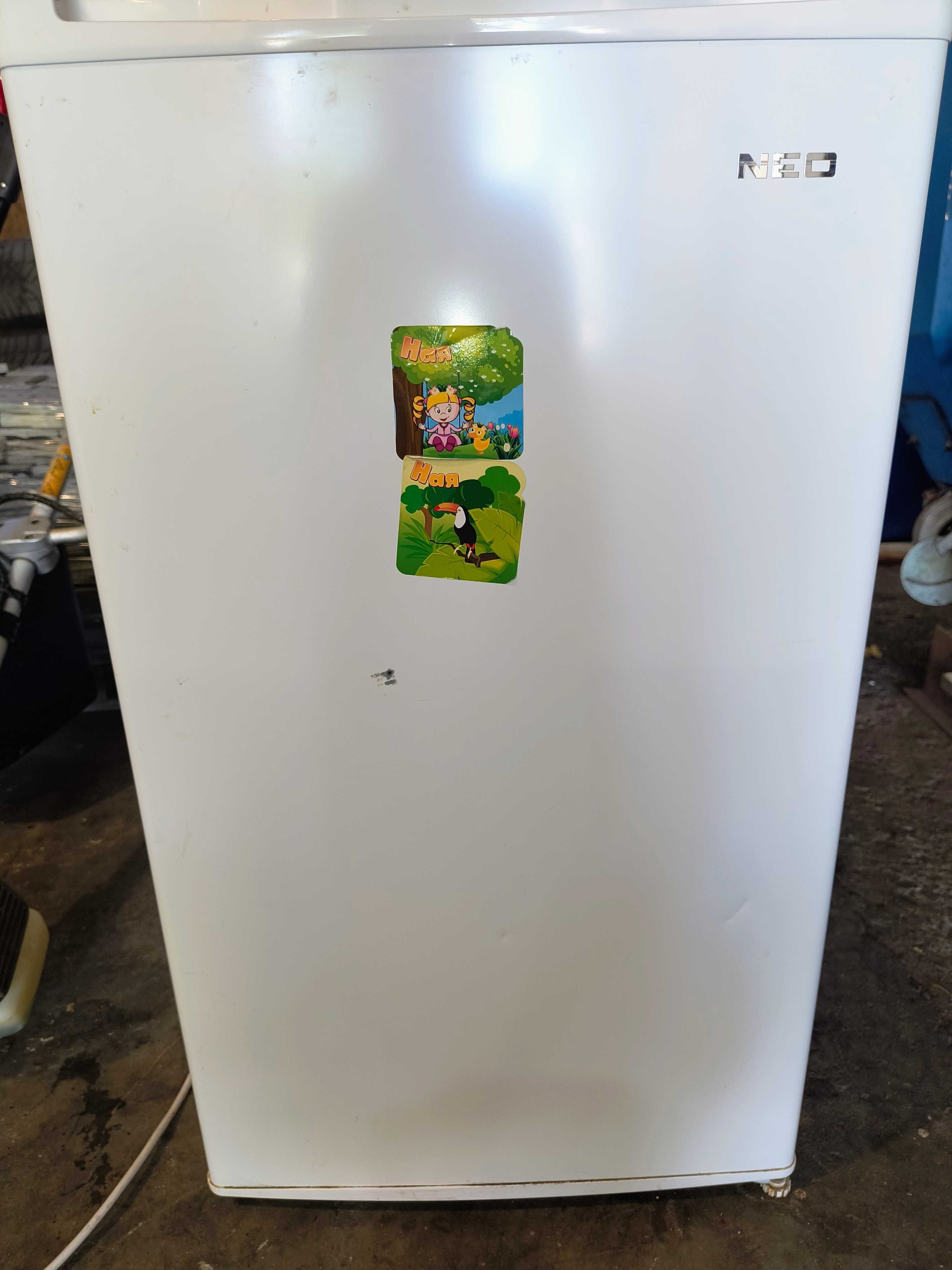 Малък хладилник марка-NEO