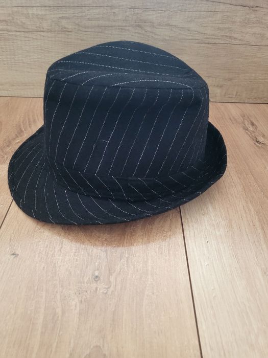 Дамска шапка с вълна